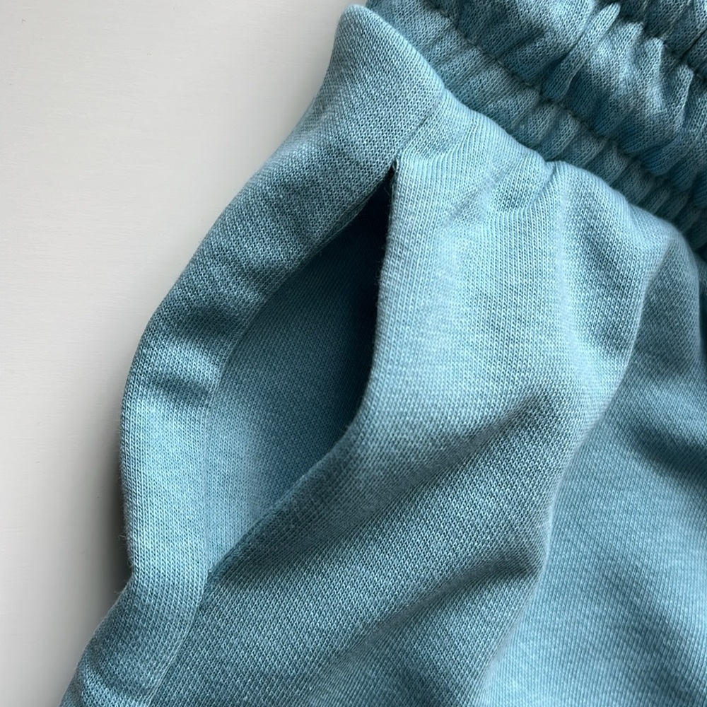 H&M, Boy’s French Terry shorts it pockets, light blue size 3-4 years - Picture 4 of 4